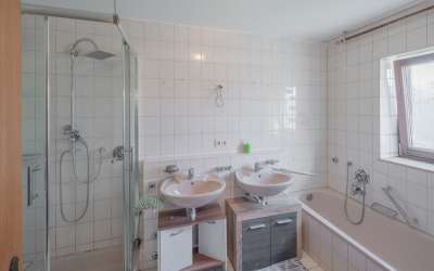 Das sonnige 3 Familienhaus in begehrter Lage am Stadtrand der Kurstadt