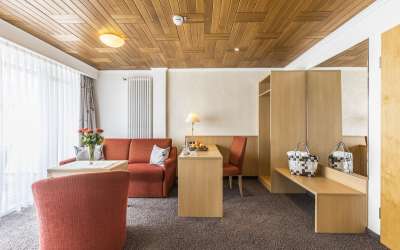 Sensationelles, first class Tagungs- und Wellnesshotel mit Schwarzwaldpanorama - idyllische Lage, top gepflegt, hier ist Platz für Ihr Unternehmen