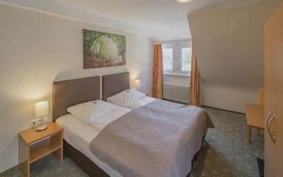 Wer hier einkehren darf, erlebt eine besondere Atmosphäre, die lange in Erinnerung bleibt - Hotel mitten im Grünen