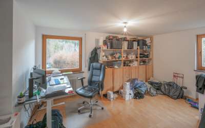 Modernes und ruhiges 2 Familien Haus mit wunderschönem Ausblick ins Tal