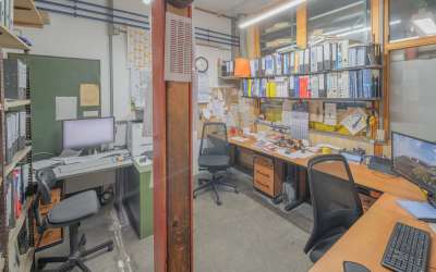 Moderne Halle und Büroteil, mit Möglichkeit zur Erweiterung