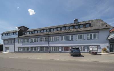 Im Erdgeschoss: Hallenfläche in Schwenningen!