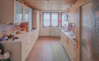 Großzügige Doppelhaushälfte mit einer Einliegerwohnung