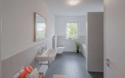 Offene Besichtigung sonntags 10.30 - 11.30 Uhr! Moderne 4 Zimmer Neubauwohnung mit schöner Terrasse und Garten