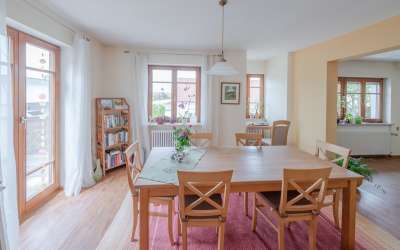 Großes Wohnhaus mitten in Denkingen