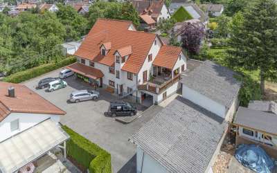 Großes Wohnhaus mitten in Denkingen