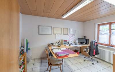 Großes Wohnhaus mitten in Denkingen