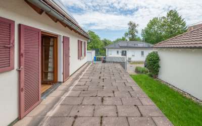 Großes Wohnhaus mitten in Denkingen