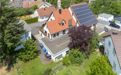 Großes Wohnhaus mitten in Denkingen