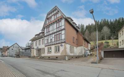 Großzügiges Wohn-/ und Geschäftshaus mit viel Platz - Auch als Hotelnutzung möglich