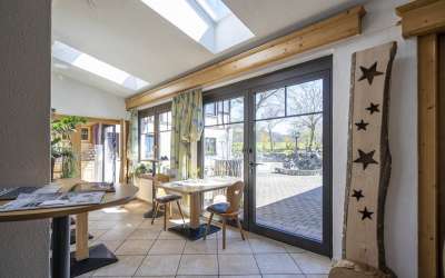 Idyllisches Hotel im Landhausstil