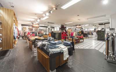 Große Ladenfläche im 1. Obergeschoss