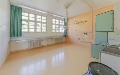 Sonniger Platz für ein Pflegeheim oder Gesundheitsressort