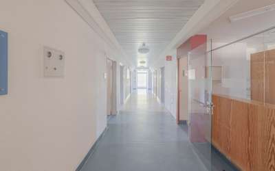 Sonniger Platz für ein Pflegeheim oder Gesundheitsressort