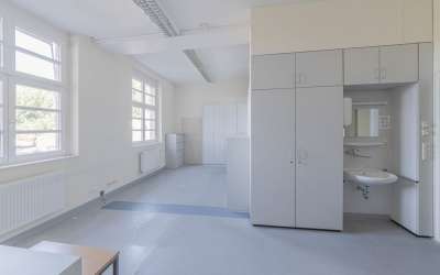 Sonniger Platz für ein Pflegeheim oder Gesundheitsressort