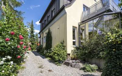 Modernisierte sonnige Stadtvilla für die ganze Familie