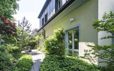 Modernisierte sonnige Stadtvilla für die ganze Familie