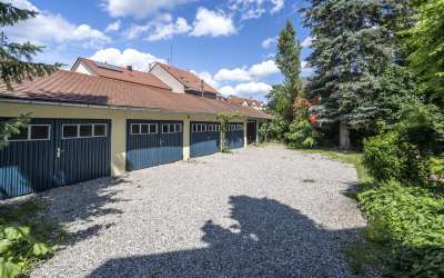 Modernisierte sonnige Stadtvilla für die ganze Familie