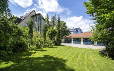 Modernisierte sonnige Stadtvilla für die ganze Familie