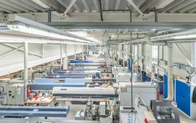 Hallenfläche und Büro zu vermieten!