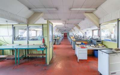 Hallenfläche und Büro zu vermieten!