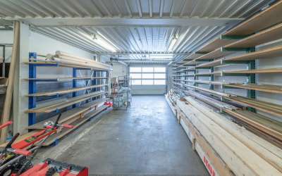 Hallenfläche und Büro zu vermieten!