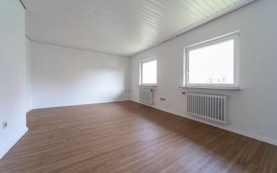 Doppelhaushälfte neu renoviert!