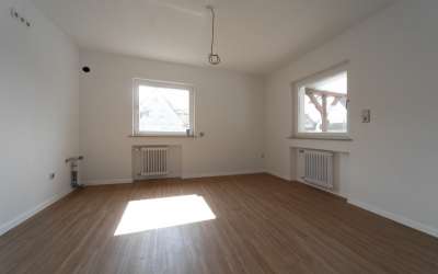 Doppelhaushälfte neu renoviert!