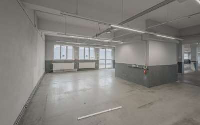 Großzügige Hallenfläche wartet auf einen neuen Mieter!