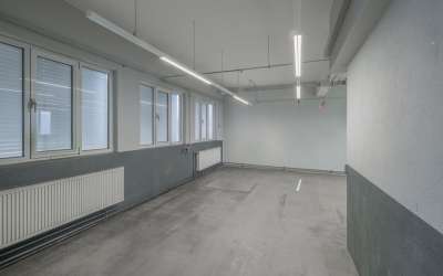 Großzügige Hallenfläche wartet auf einen neuen Mieter!