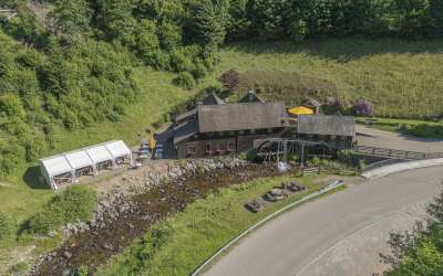 Es steht eine Mühle im Schwarzwälder Tal - romantisches Bauernhaus in markanter, versteckter Seitentallage mit viel Sonne