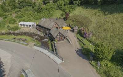 Es steht eine Mühle im Schwarzwälder Tal - romantisches Bauernhaus in markanter, versteckter Seitentallage mit viel Sonne