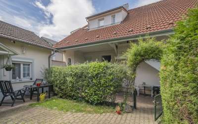 Sonniges Dreifamilienhaus mit Einnahmen in toller Konstanzer Randlage, leicht versteckt, idyllische Lage