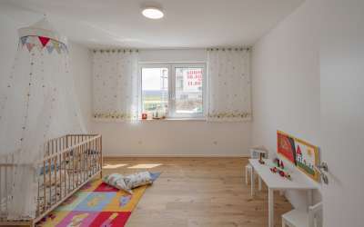 Moderne 4 Zimmer Neubauwohnung im Erdgeschoss zu vermieten - befristet auf 3 Jahre