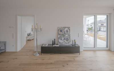 Moderne 4 Zimmer Neubauwohnung im Erdgeschoss zu vermieten - befristet auf 3 Jahre