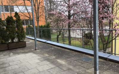 Modernes Wohnen im Park - idyllisch, stadtnah, chick - 1,5 Zimmer Eigentumswohnung mit lauschiger Terrasse