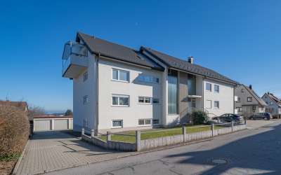 Neu Renoviert: Moderne, sonnige 4 Zimmer Mietwohnung im Erdgeschoss