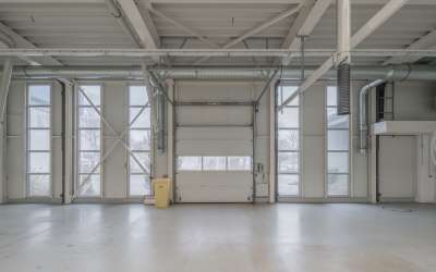 Hallenfläche und Büro zu vermieten!