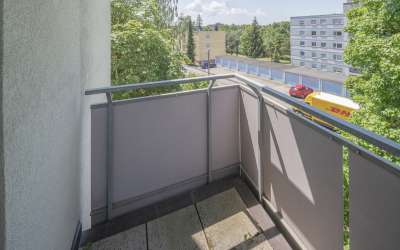 Top gepflegte 3,5 Zimmer Eigentumswohnung mit zwei luftigen Sonnenbalkonen