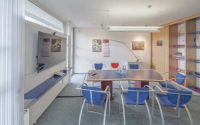 Sonniges, markantes Gewerbeanlageobjekt mit Potential und jungem Baujahr