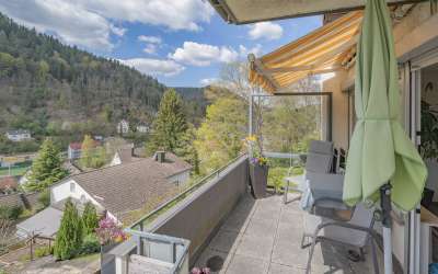 Sonniger Platz für Rendite und Ertrag: das klug aufgeteilte 3 Familienhaus am Stadtrand