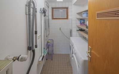 Viel Platz für Sonne und Gemütlichkeit: Einfamilienhaus mit ganz schön Platz und drei Einliegerwohnungen