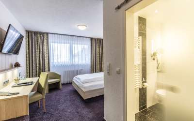Sensationelles, first class Tagungs- und Wellnesshotel mit Schwarzwaldpanorama - idyllische Lage, top gepflegt, hier ist Platz für Ihr Unternehmen