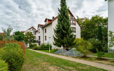 Sonnige Maisonettewohnung ruhig gelegen und kurze Wege in die Innenstadt: Charme, Chick und Esprit inklussive - um diese Perle wird man Sie beneiden