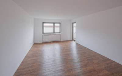 Neu renoviert: 3 Zimmer Mietwohnung im Erdgeschoss mit Terrasse