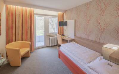 Wer hier einkehren darf, erlebt eine besondere Atmosphäre, die lange in Erinnerung bleibt - Hotel mitten im Grünen