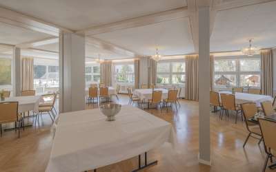 Wer hier einkehren darf, erlebt eine besondere Atmosphäre, die lange in Erinnerung bleibt - Hotel mitten im Grünen