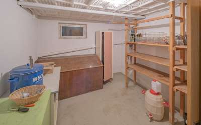 Hier beginnt Lebensqualität - Wohnen im Grünen! Platz für 2-3 Generationen, oder zum Vermieten.