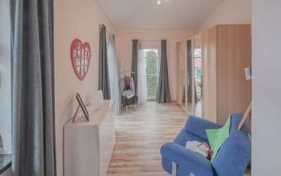 Hier ist Ihr Platz für das besondere Wohnen: mediterranes Villa auf dem Weg zum Bodensee