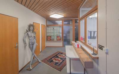 Moderne Halle und Büroteil, mit Möglichkeit zur Erweiterung